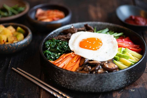 How to Create a Flavorful Korean Bibimbap with Authentic Gochujang Sauce?
