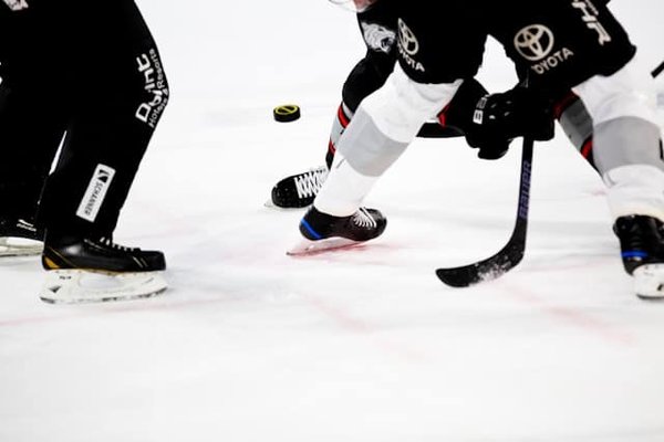 How Can Enhanced Visual Tracking Systems Improve Goalkeeping Skills in Hockey?